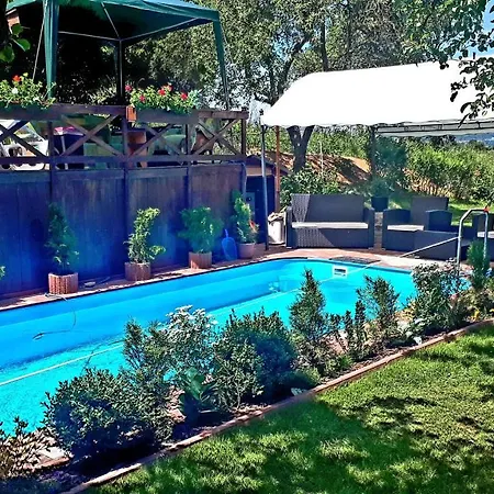 Hugo Guest house 3*