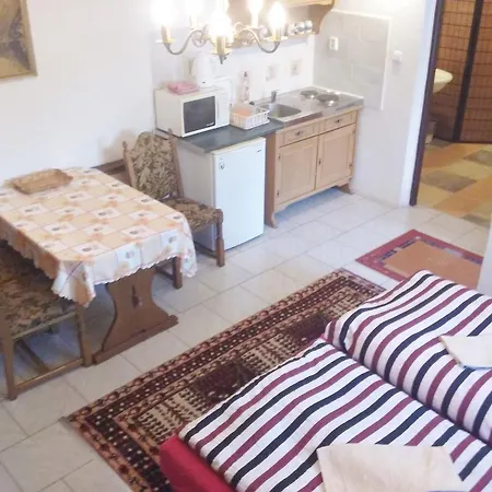 Hugo Guest house 3*